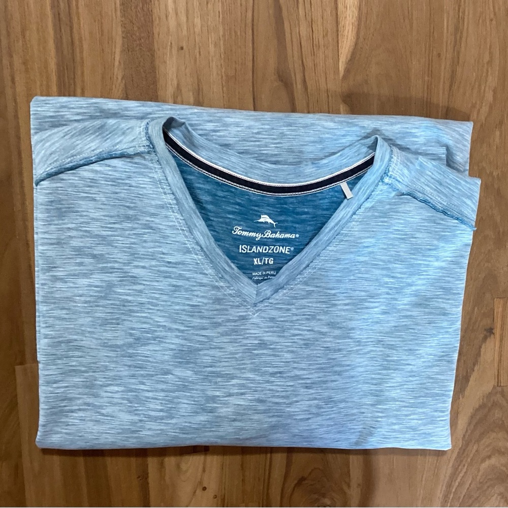 ** 3 For $20 **  Mens Tommy Bahama Long Sleeve v-neck pullover Lt blue XL Tall